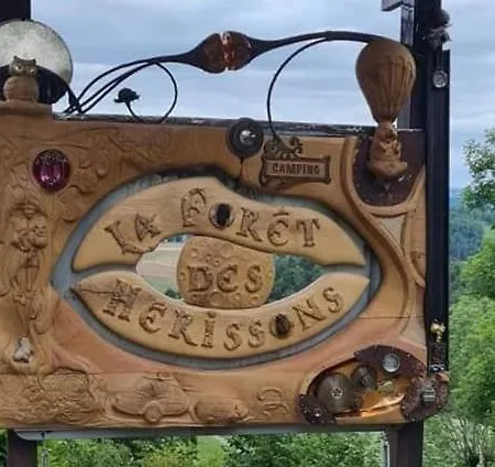 مكان تخييم La Foret Des Herissons *